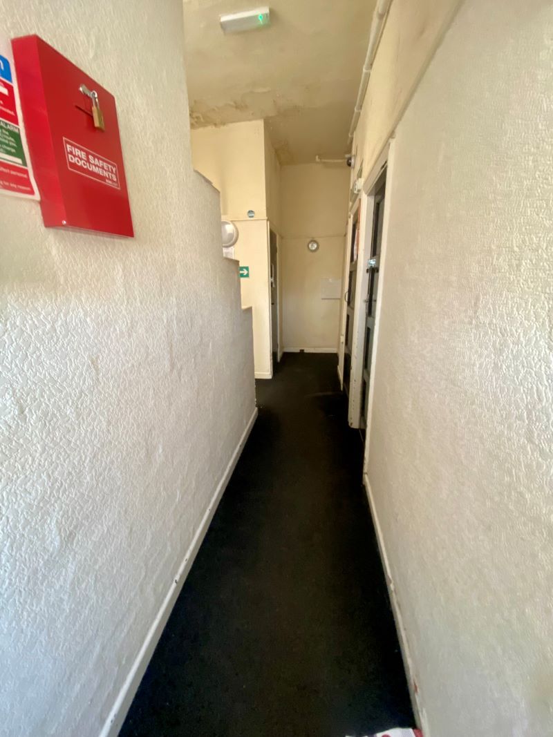 Flat 6,, 437 Cannock Road, Hednesford, Cannock, Staffordshire, WS12 4AE