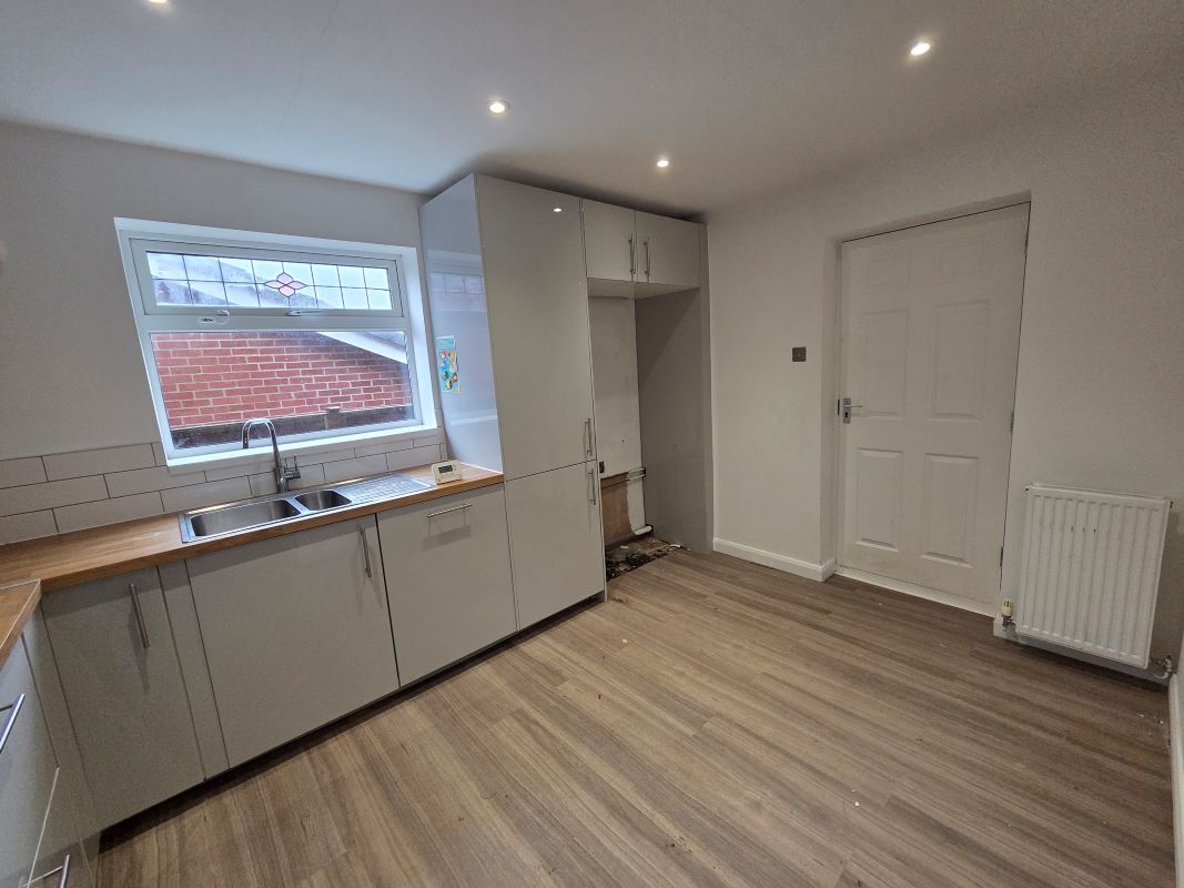 42 Queensway, Castle Donington, Derby, Derbyshire, DE74 2XQ