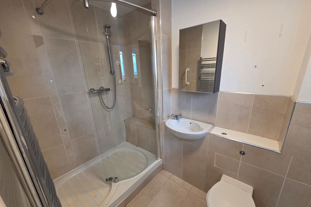 42 Queensway, Castle Donington, Derby, Derbyshire, DE74 2XQ