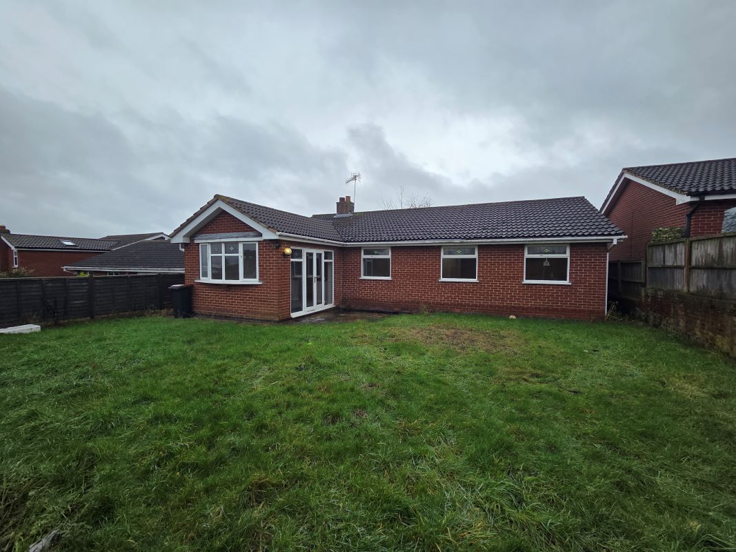 42 Queensway, Castle Donington, Derby, Derbyshire, DE74 2XQ