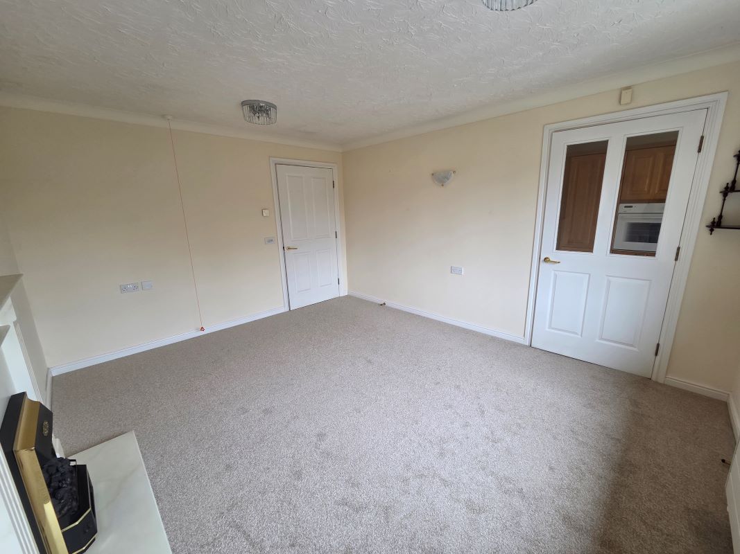 Apartment 36 Kingsford Court, 125 Ulleries Road, Solihull, West Midlands, B92 8DT
