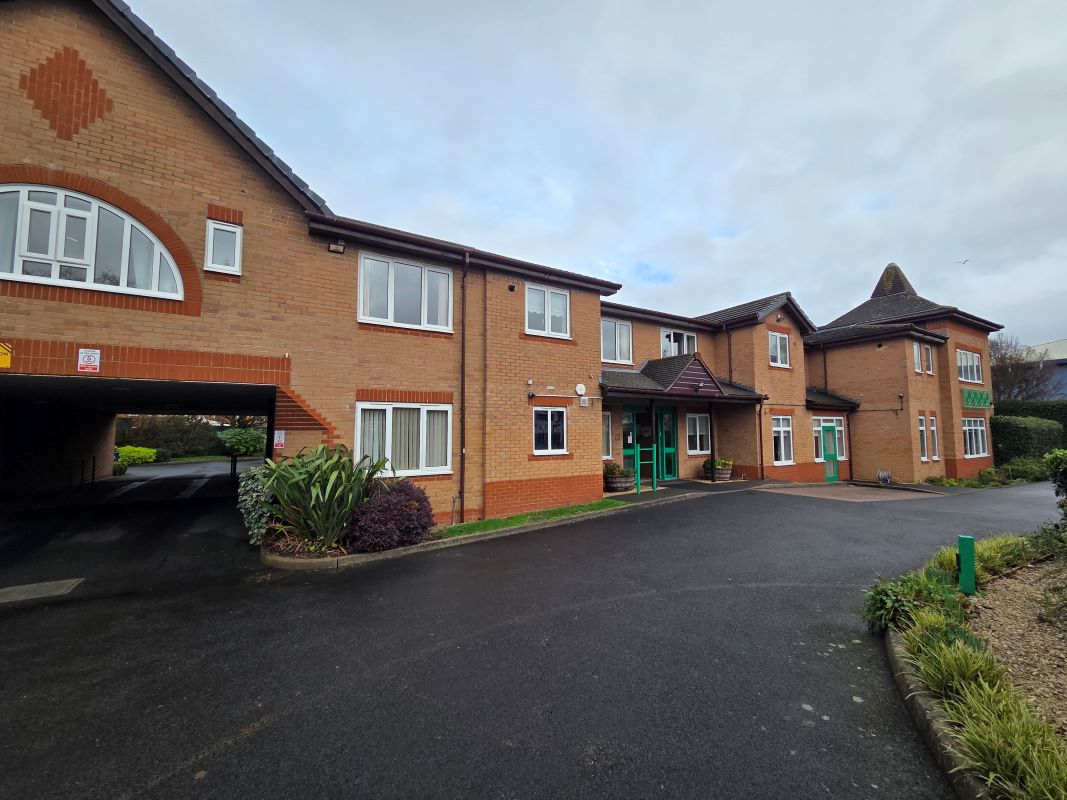 Apartment 36 Kingsford Court, 125 Ulleries Road, Solihull, West Midlands, B92 8DT