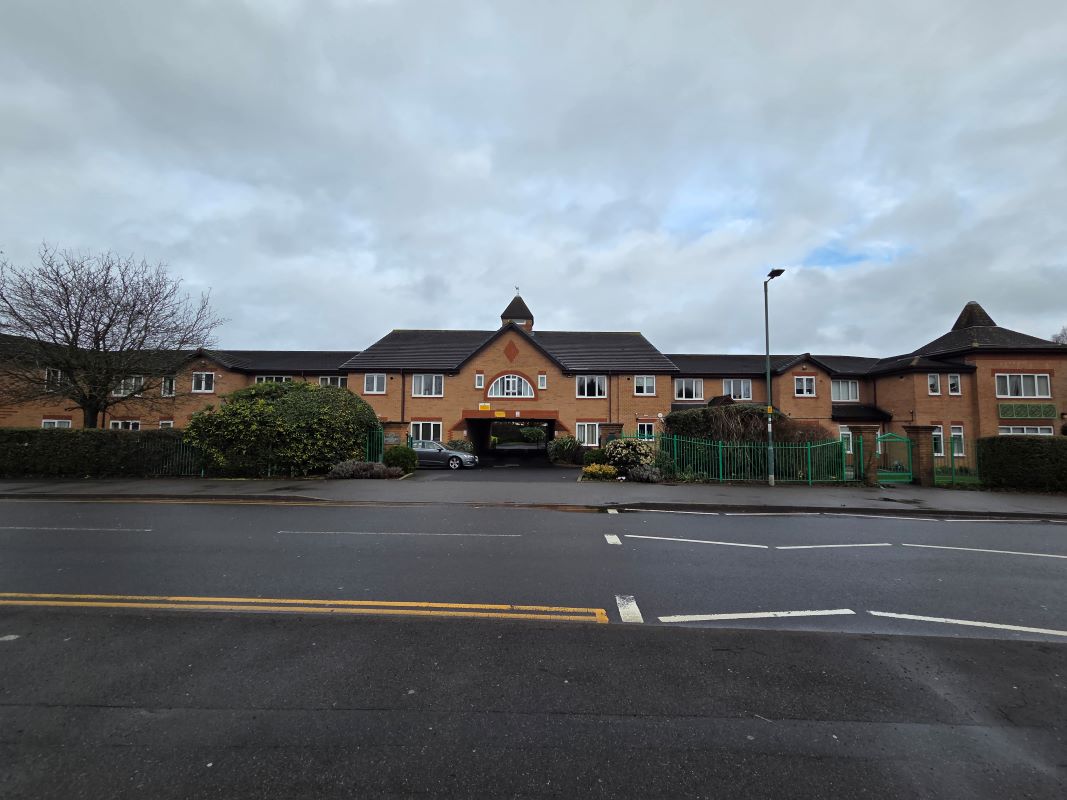 Apartment 36 Kingsford Court, 125 Ulleries Road, Solihull, West Midlands, B92 8DT