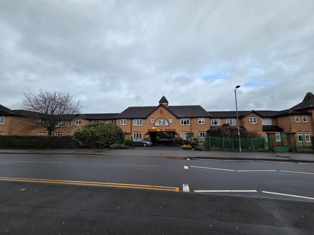 Apartment 36 Kingsford Court, 125 Ulleries Road, Solihull, West Midlands, B92 8DT