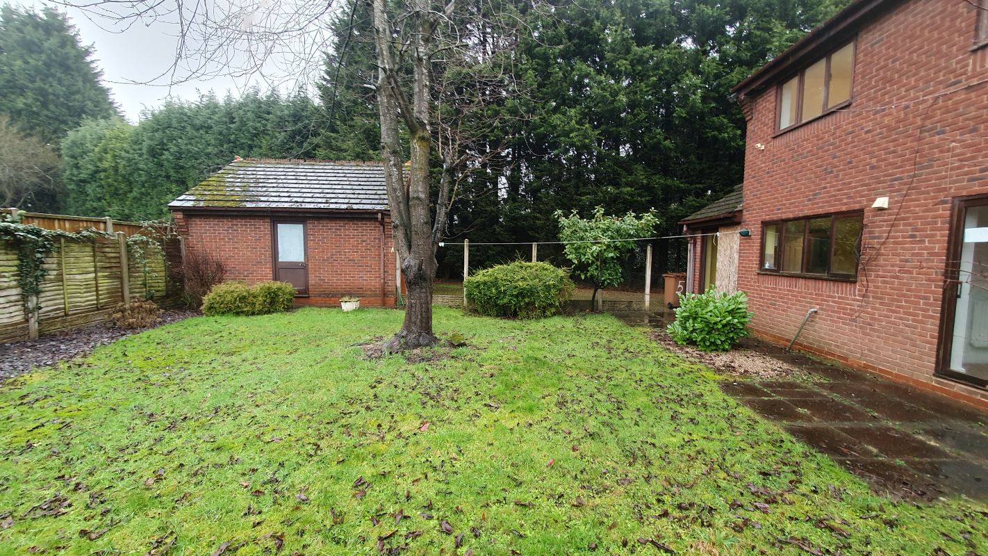 5 The Hedgerows, Shortbutts Lane, Lichfield, Staffordshire, WS14 9BU