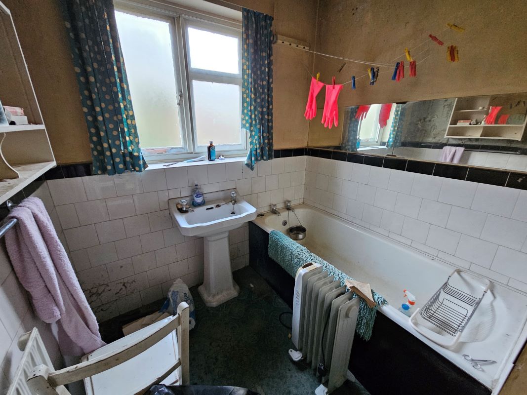 347 Rednal Road, Kings Norton, Birmingham, West Midlands, B38 8EE