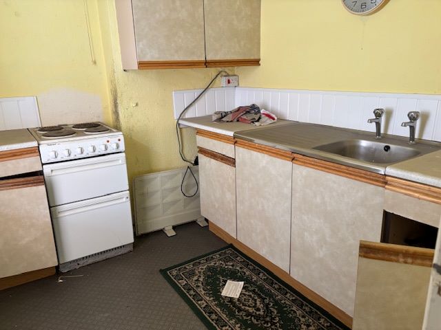 200 Hednesford Road, Heath Hayes, Cannock, Staffordshire, WS12 3DZ