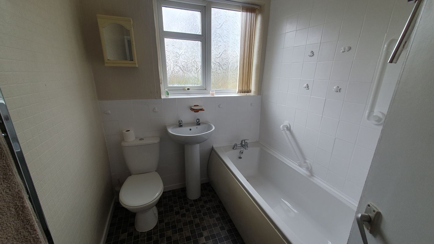 8 Houghton Court, Priory Road, Hall Green, Birmingham, West Midlands, B28 0TA