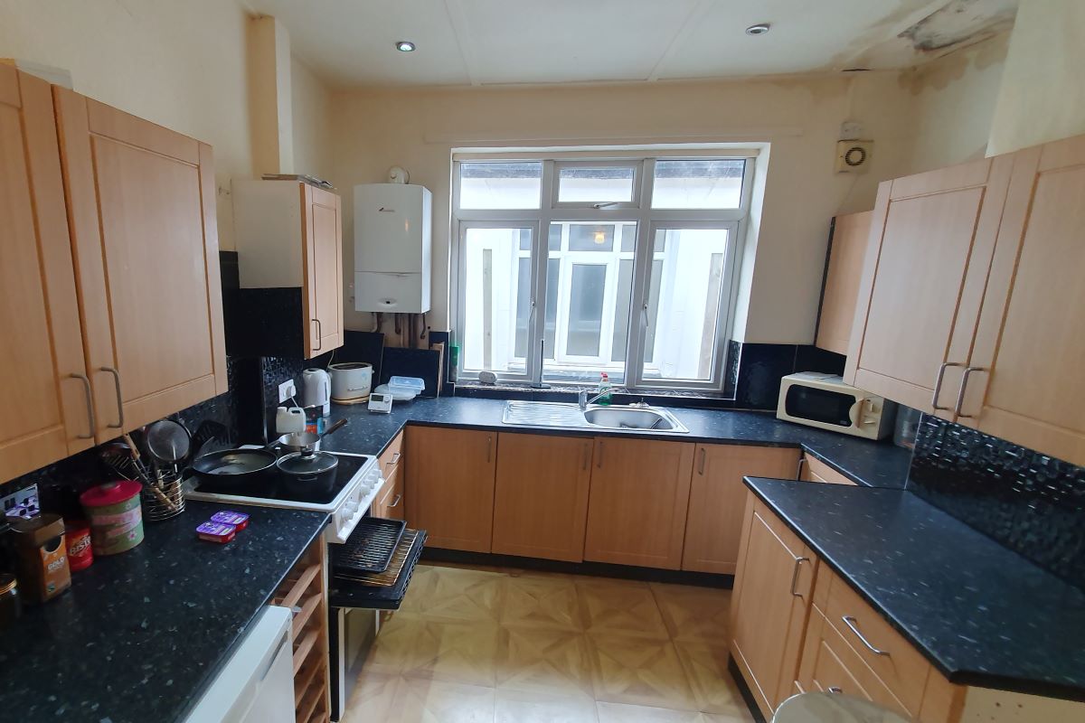 182 High Street, Chasetown, Burntwood, Staffordshire, WS7 3XH