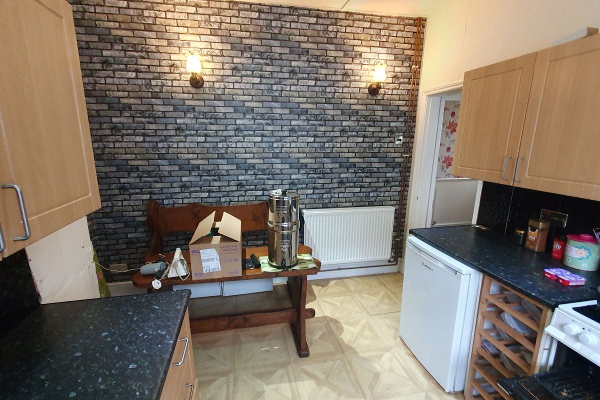 182 High Street, Chasetown, Burntwood, Staffordshire, WS7 3XH