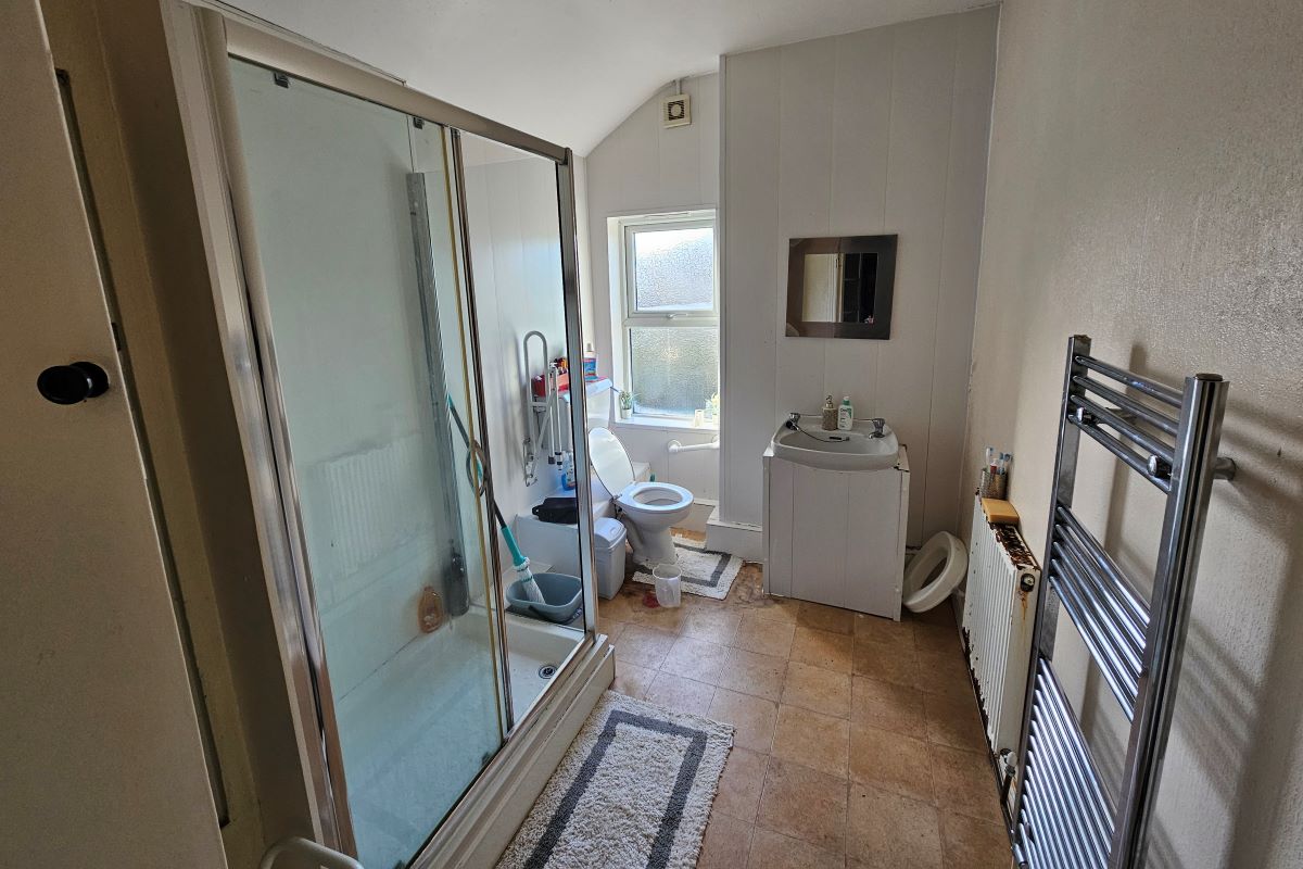 12 Bearwood Road, Smethwick, West Midlands, B66 4HH