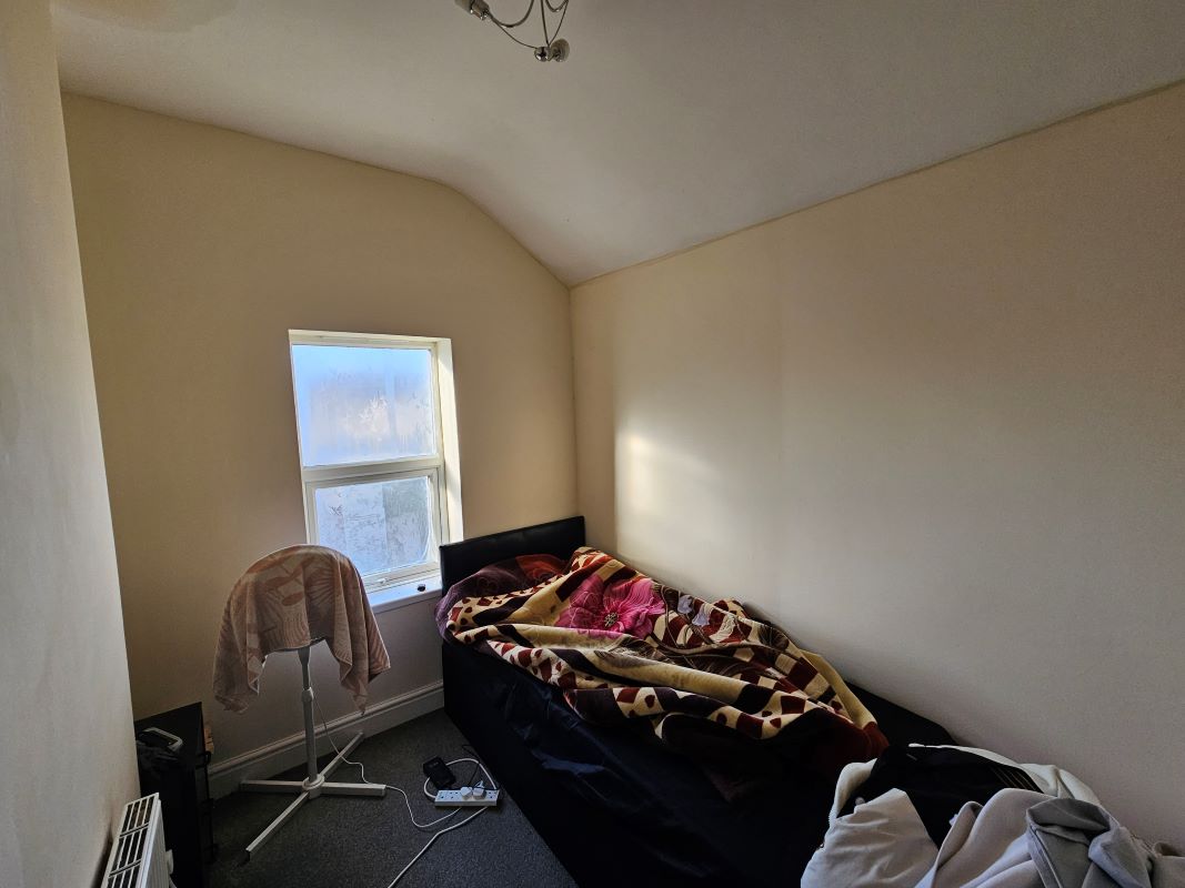 16 Bearwood Road, Smethwick, West Midlands, B66 4HH