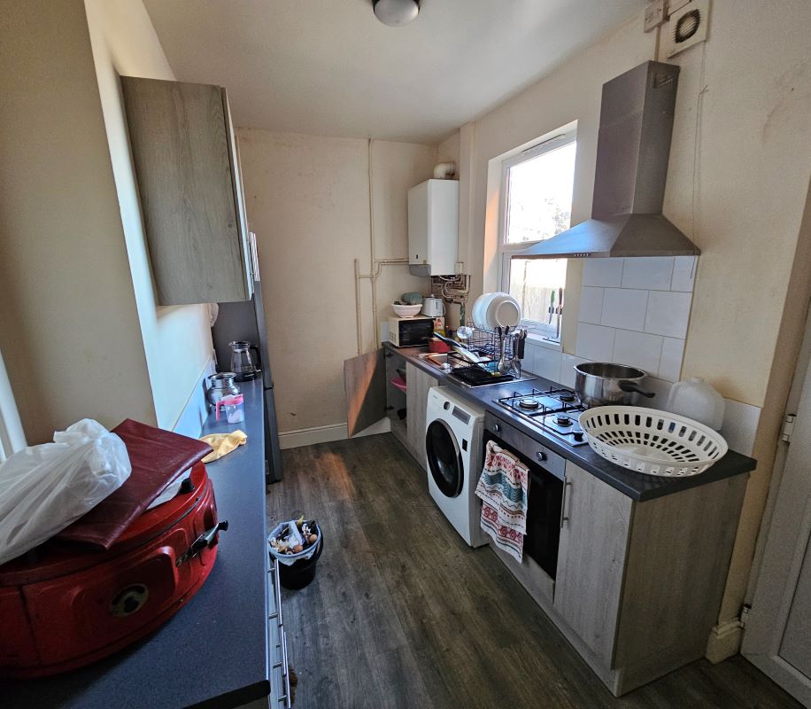 16 Bearwood Road, Smethwick, West Midlands, B66 4HH
