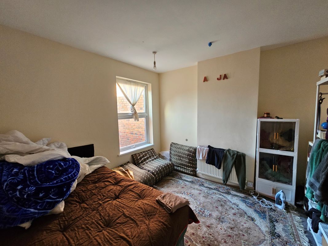 16 Bearwood Road, Smethwick, West Midlands, B66 4HH