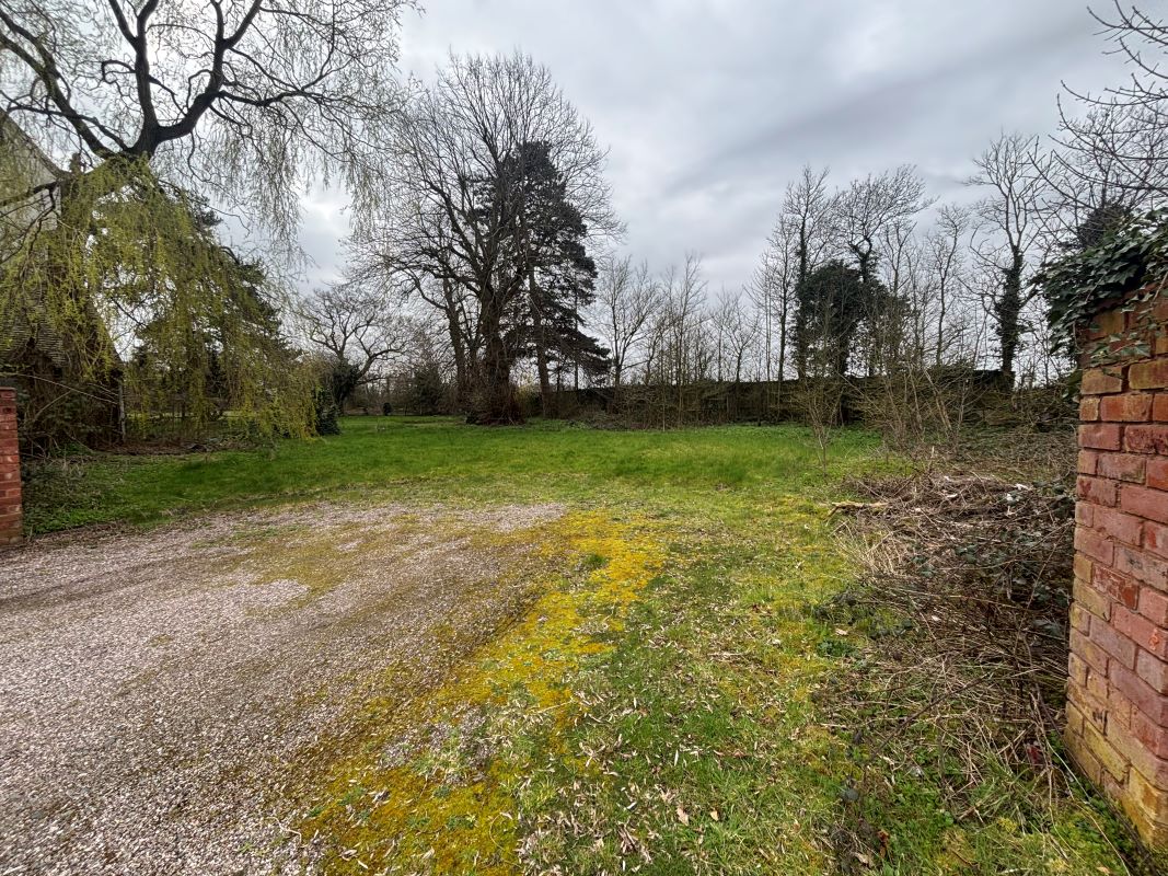 Black Lees Farm,, Wolverhampton Road, Shareshill, Wolverhampton, West Mids, WV10 7LY