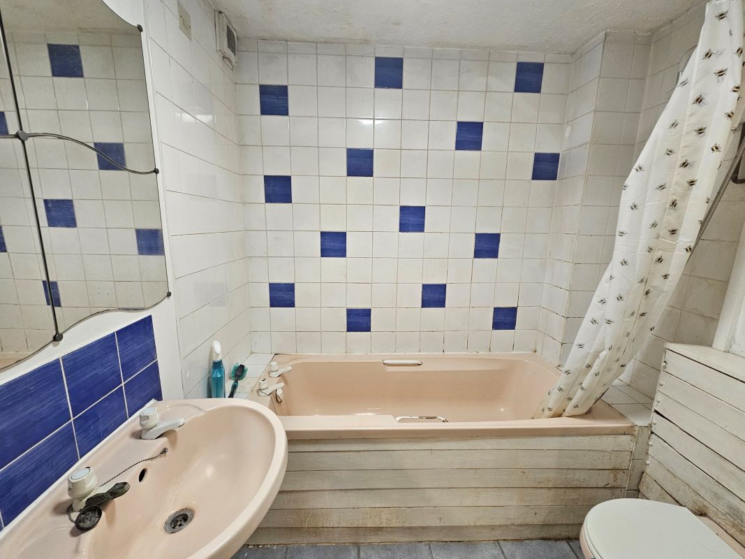 305 Foxdale Drive, Brierley Hill, West Midlands, DY5 3GX