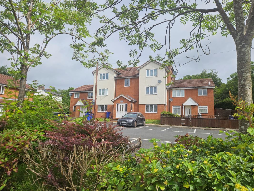 305 Foxdale Drive, Brierley Hill, West Midlands, DY5 3GX