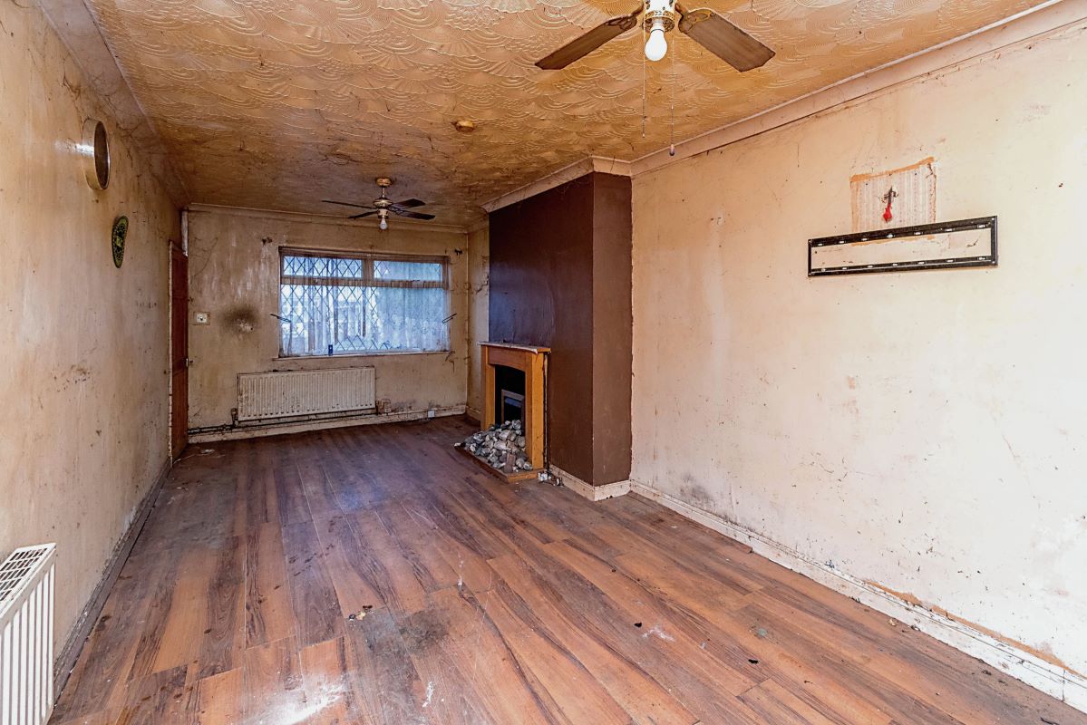 10 Crathorne Avenue, Wolverhampton, West Midlands, WV10 6BT