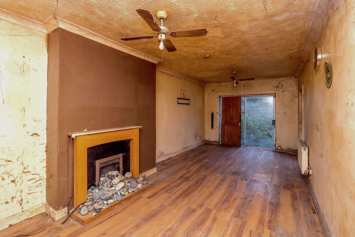 10 Crathorne Avenue, Wolverhampton, West Midlands, WV10 6BT