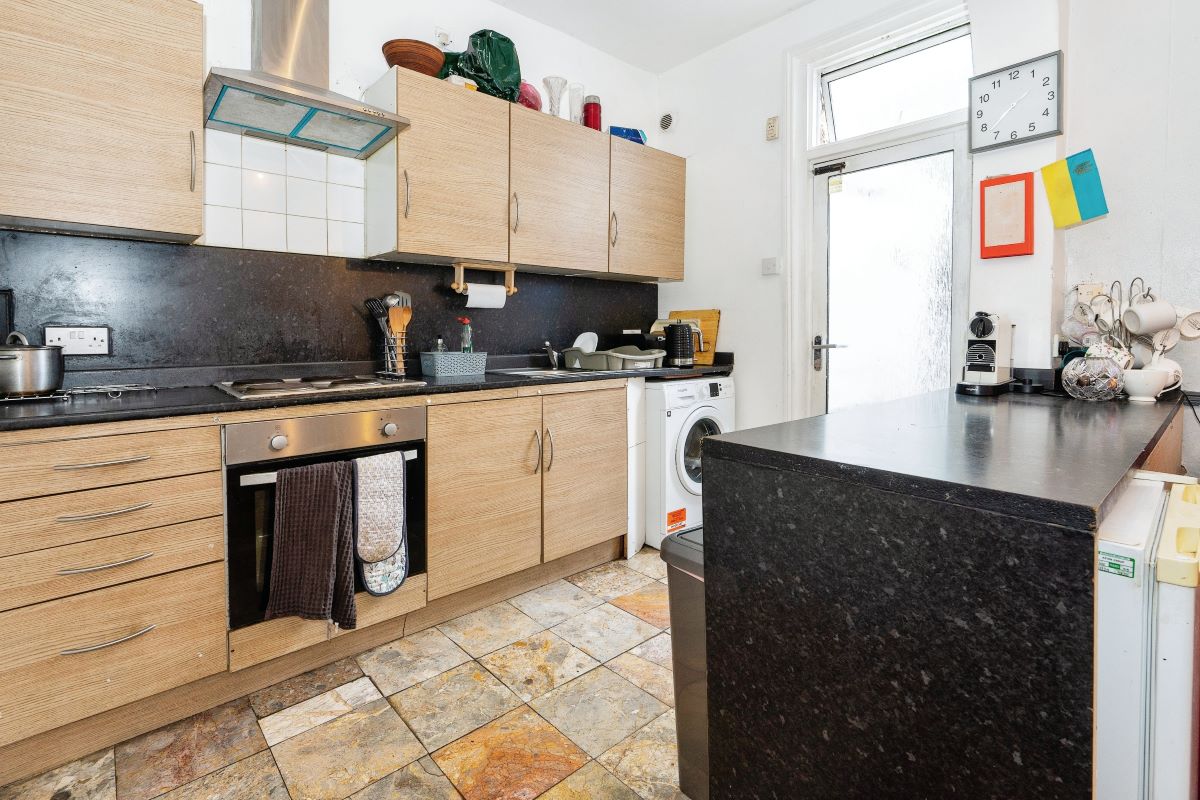 41 Cassiobury Road, London, E17 7JD