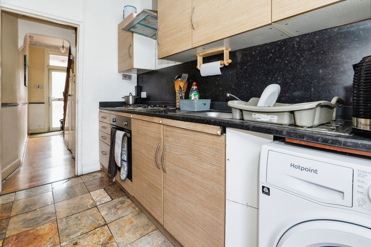 41 Cassiobury Road, London, E17 7JD