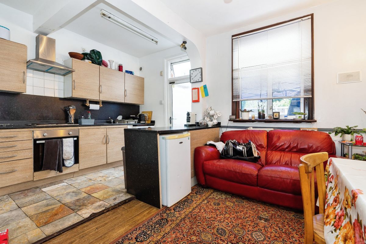 41 Cassiobury Road, London, E17 7JD