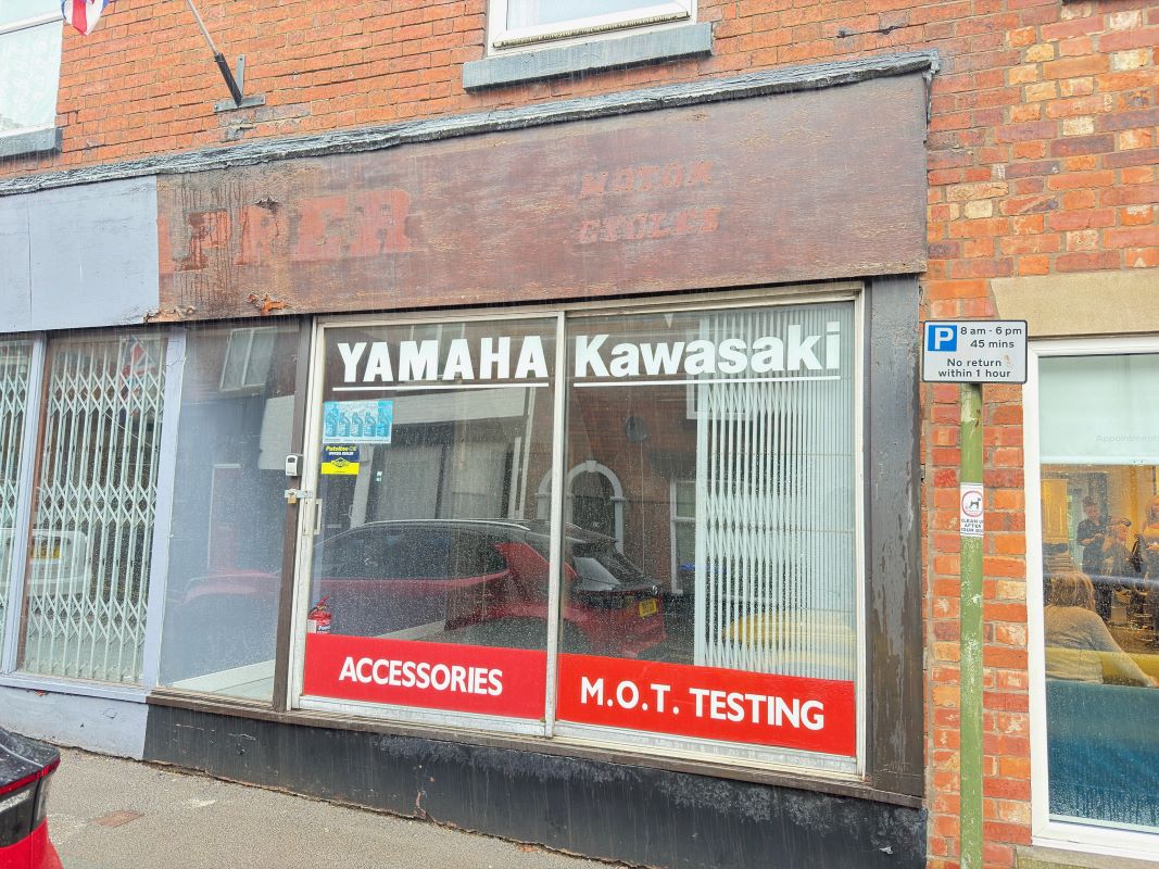 Former Retail Unit with Planning Permission