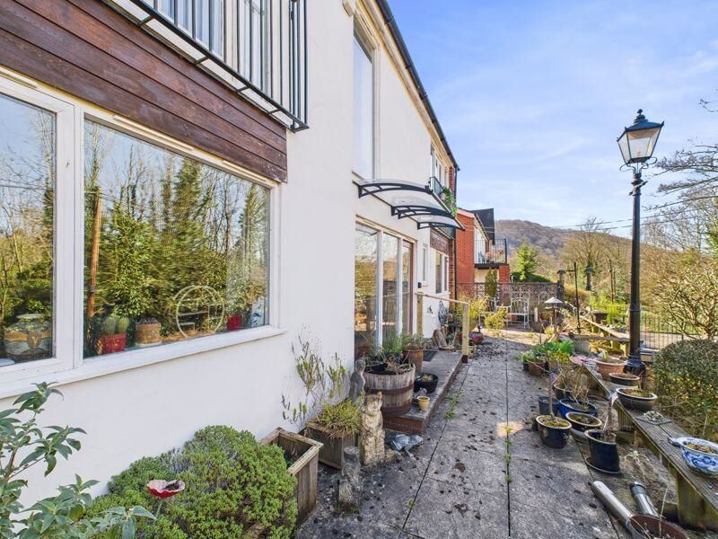 44 Paradise, Coalbrookdale, Telford, Shropshire, TF8 7NW