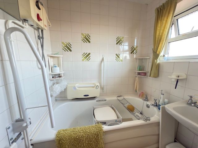 9 Matlock Avenue, Dawley, Telford, Shropshire, TF4 2DH