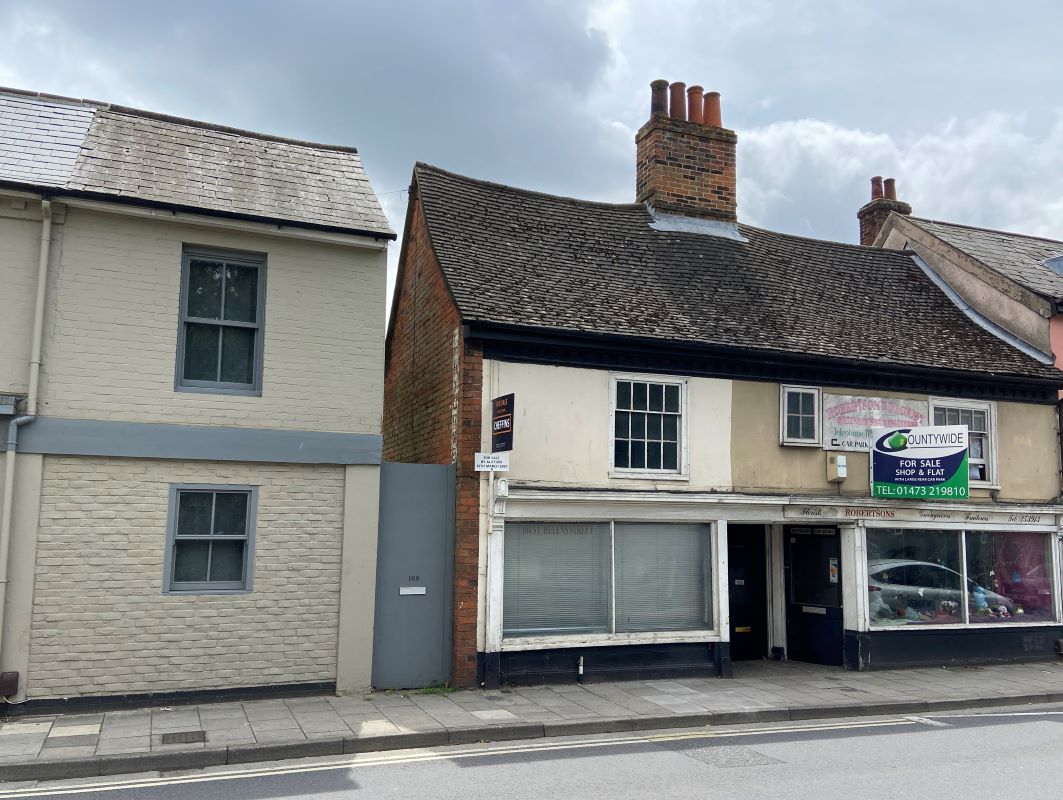 104 St Helens St for sale at auction on 15 Jul 2020 0200 PM