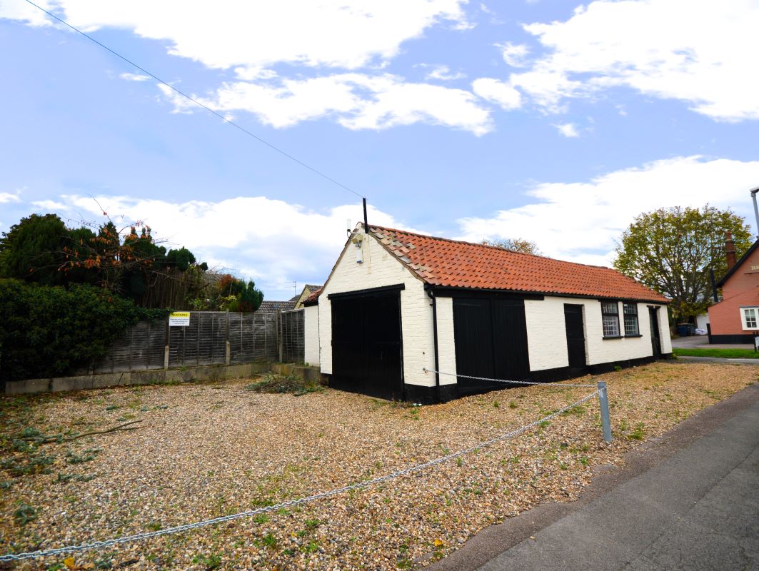 Old Smithy for sale at auction on 07 Dec 2022 0200 PM