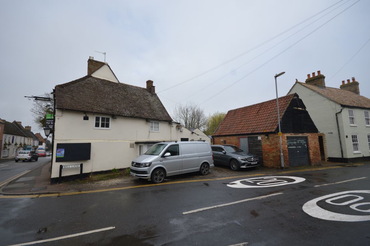 Crown and Pipes Public House, 14 High Street, Fenstanton, Cambridgeshire, PE28 9LQ