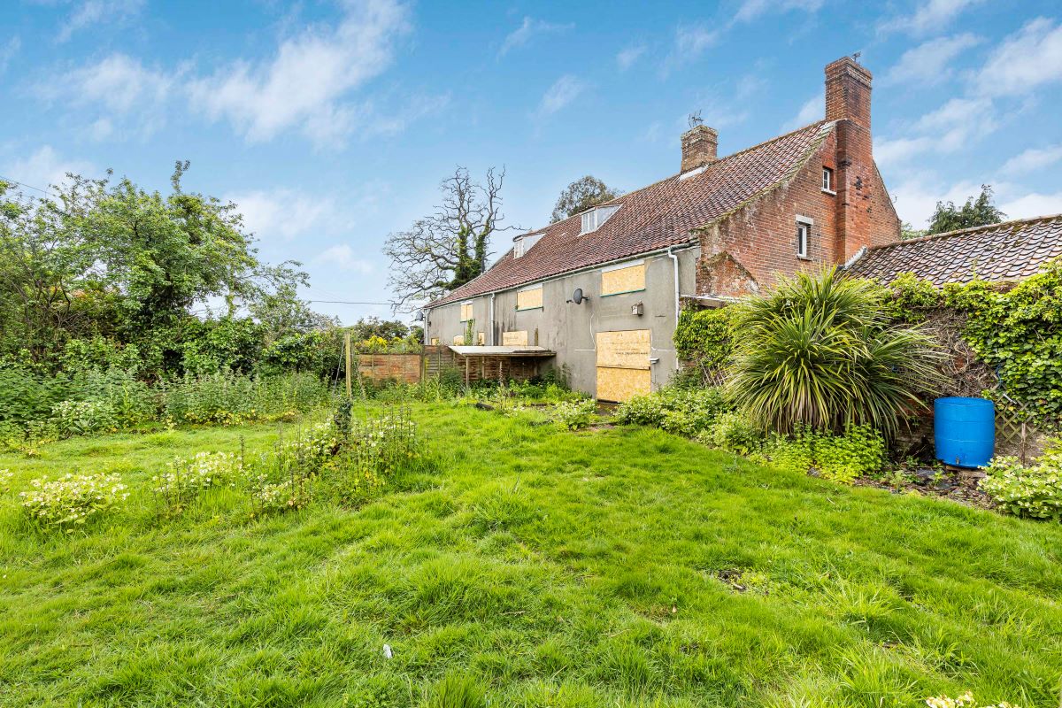 Whitehouse Farm, Whitehouse Farm Lane, Flixton, Suffolk, NR32 5PG