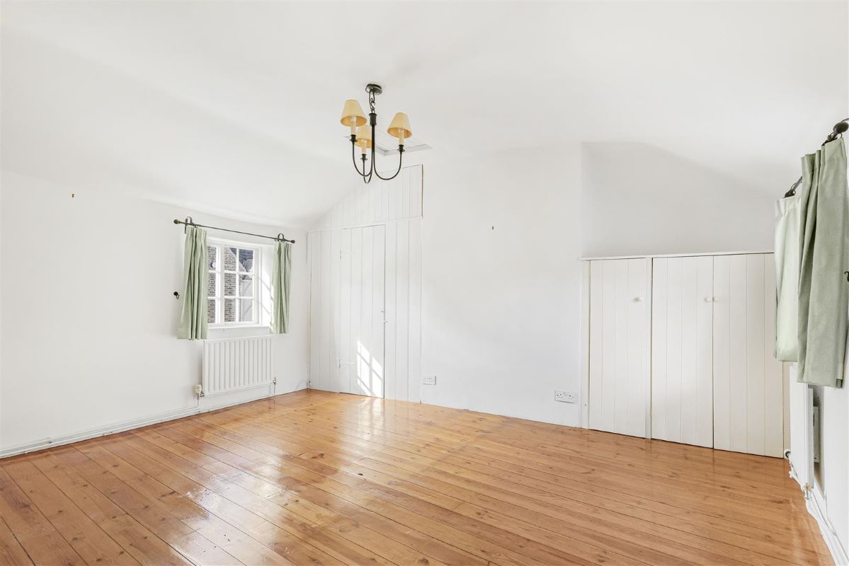 The Cottage, South Street, Great Chesterford, Saffron Walden, Essex, CB10 1NW