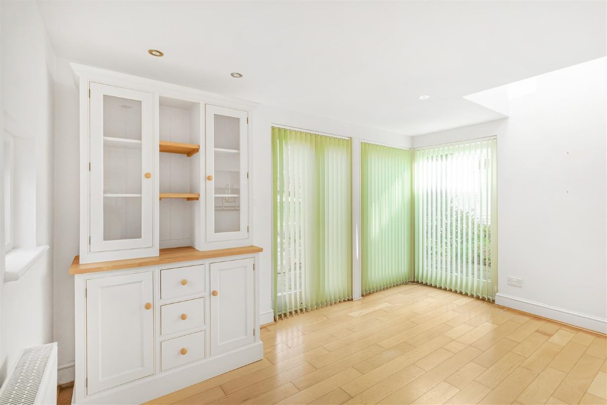 The Cottage, South Street, Great Chesterford, Saffron Walden, Essex, CB10 1NW