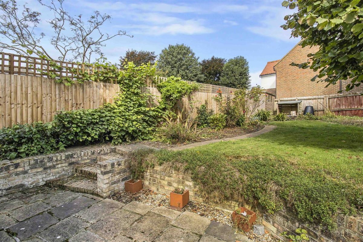 The Cottage, South Street, Great Chesterford, Saffron Walden, Essex, CB10 1NW