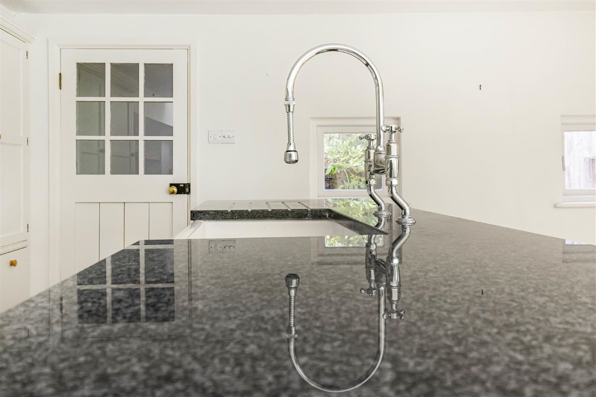 The Cottage, South Street, Great Chesterford, Saffron Walden, Essex, CB10 1NW