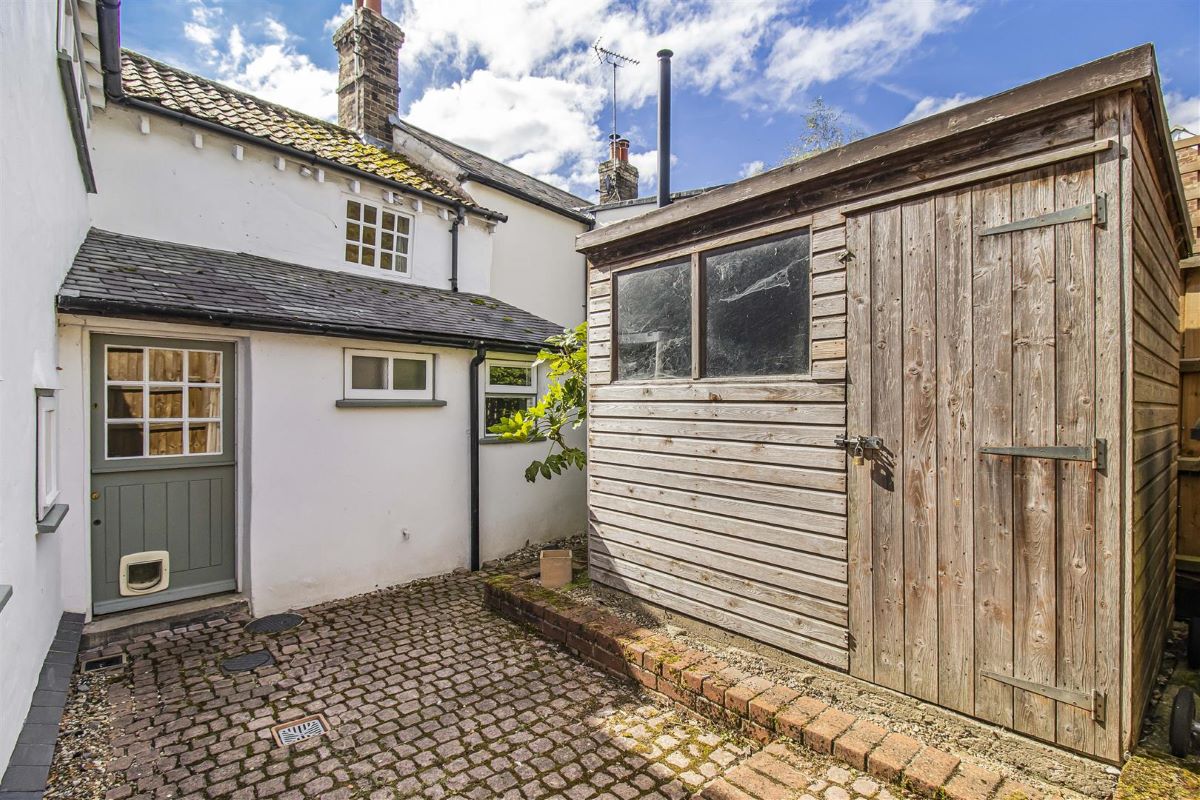 The Cottage, South Street, Great Chesterford, Saffron Walden, Essex, CB10 1NW