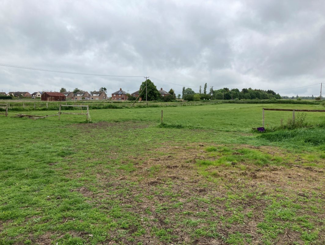Stables and Paddock Land, Harpers Drove, Ramsey Heights, Cambridgeshire, PE26 2RJ