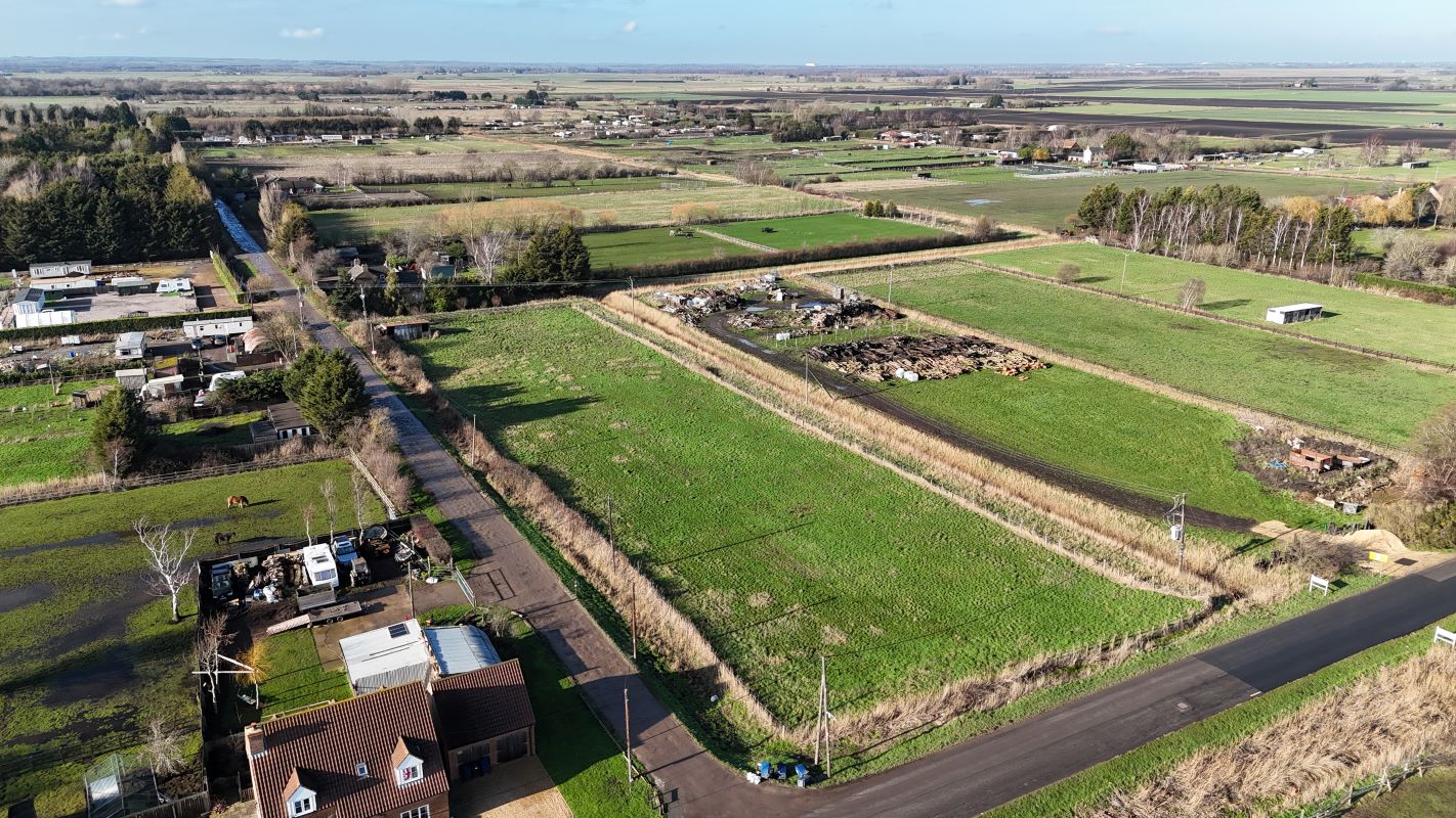 Stables and Paddock Land, Harpers Drove, Ramsey Heights, Cambridgeshire, PE26 2RJ