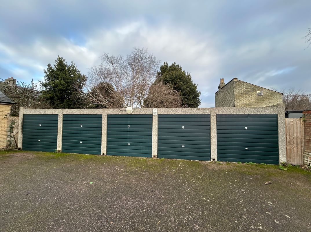 Garage 6, Abbey Road, Cambridge, Cambridgeshire, CB5 8HQ
