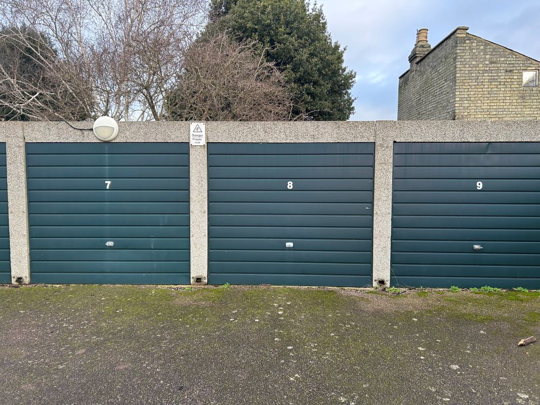 Garage 8, Abbey Road, Cambridge, Cambridgeshire, CB5 8HQ