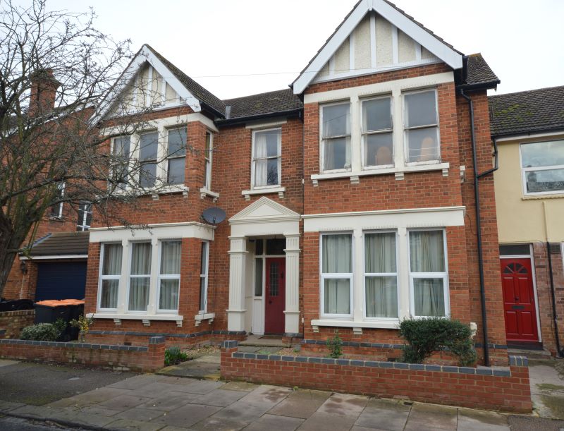 Oaklands Rd, Bedford for sale at auction on 02 Mar 2016 0200 PM