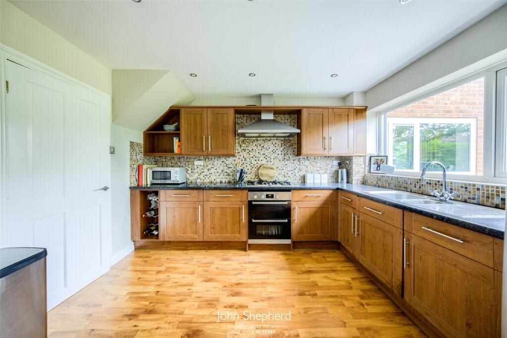 Solihull, West Midlands, B92 7RT - Online Auctions