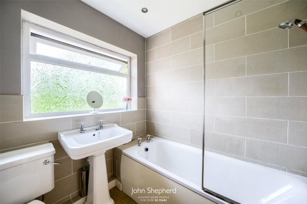 Solihull, West Midlands, B92 7RT - Online Auctions