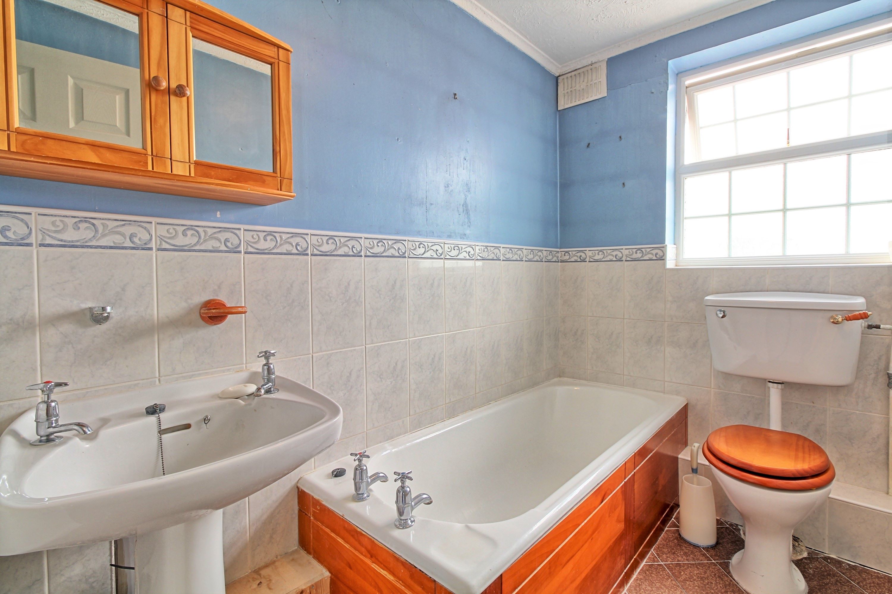 32 Hope Road, Benfleet, Essex, SS7 5JH