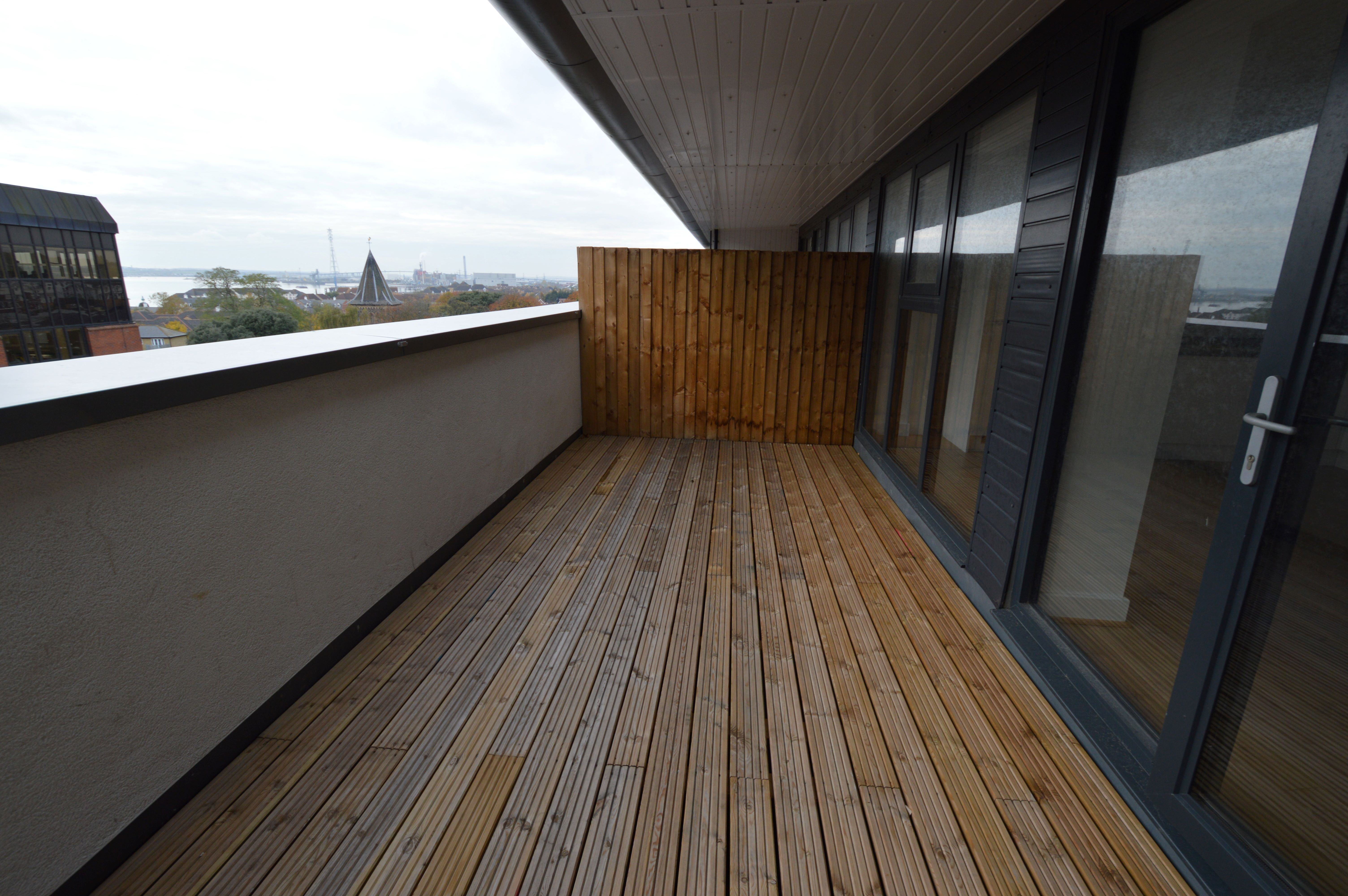 Flat 34a Pullman Court, High Street, Grays, Essex, RM17 6FN