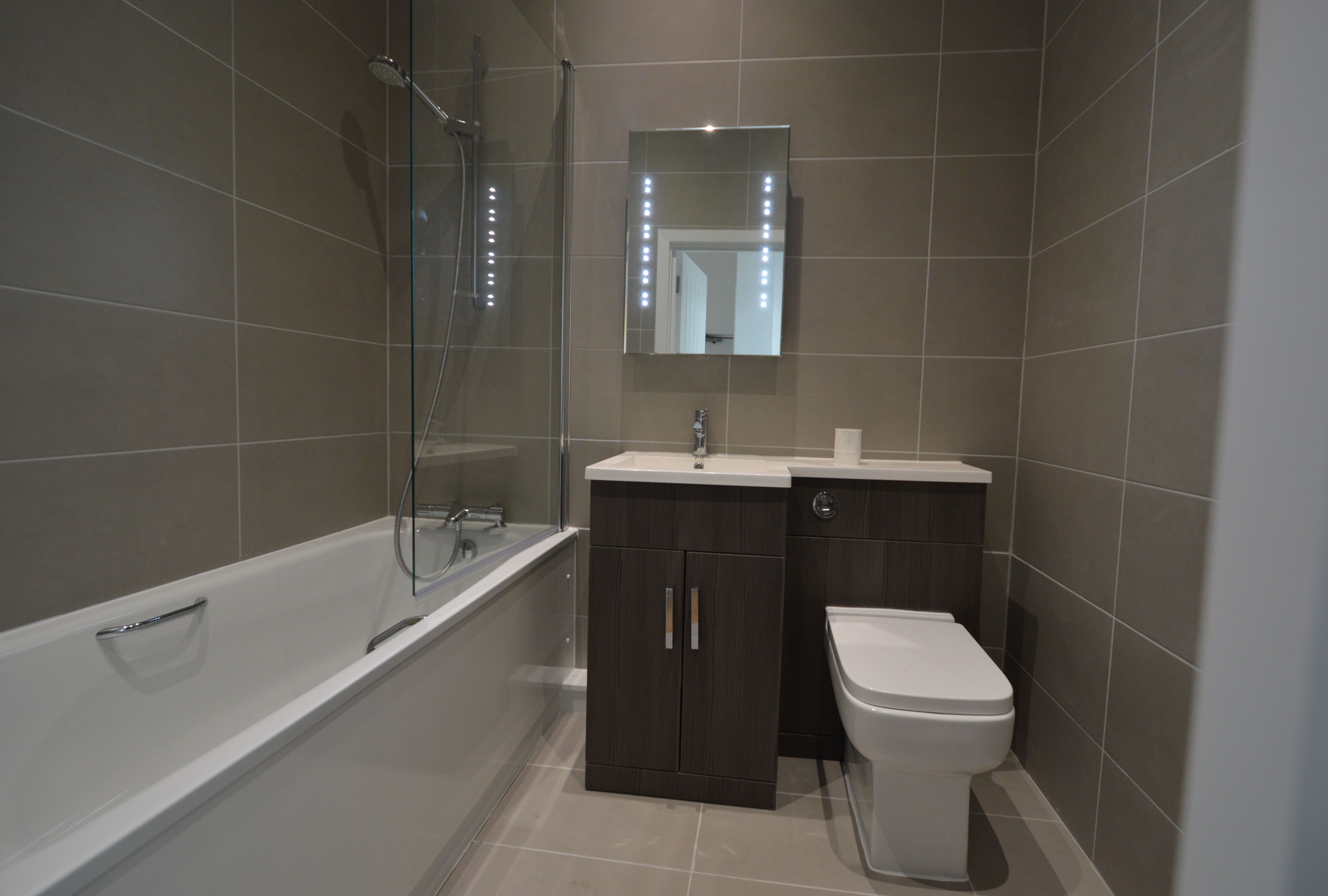 Flat 34a Pullman Court, High Street, Grays, Essex, RM17 6FN