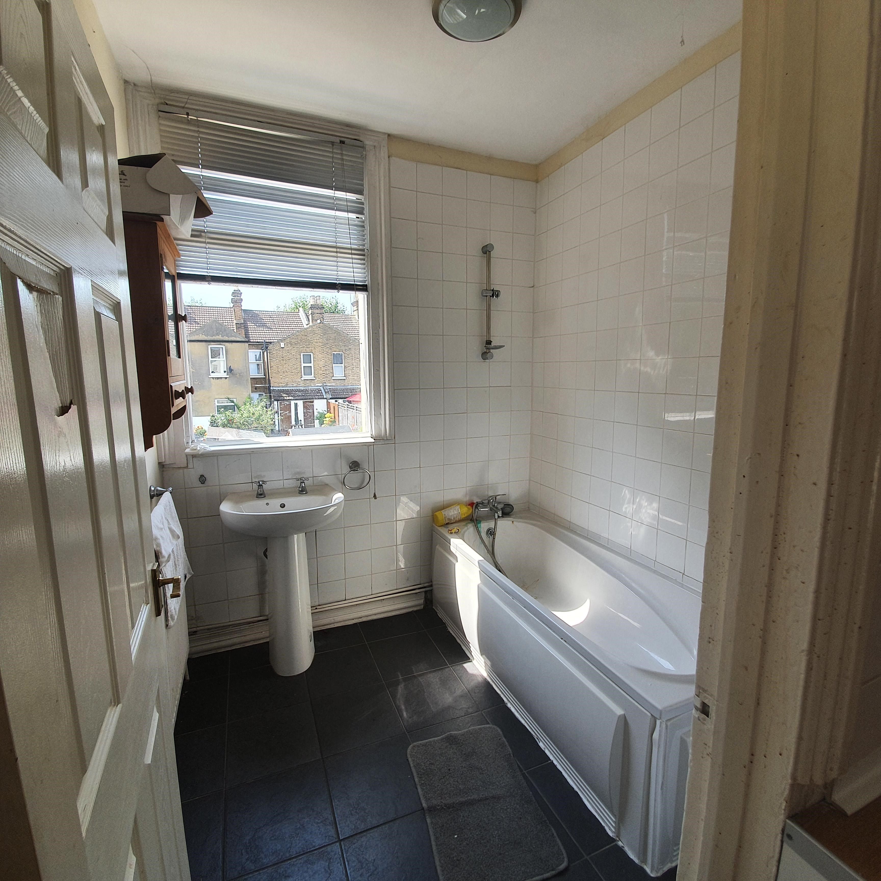 263A North Road, Westcliff-on-Sea, Essex, SS0 7AB