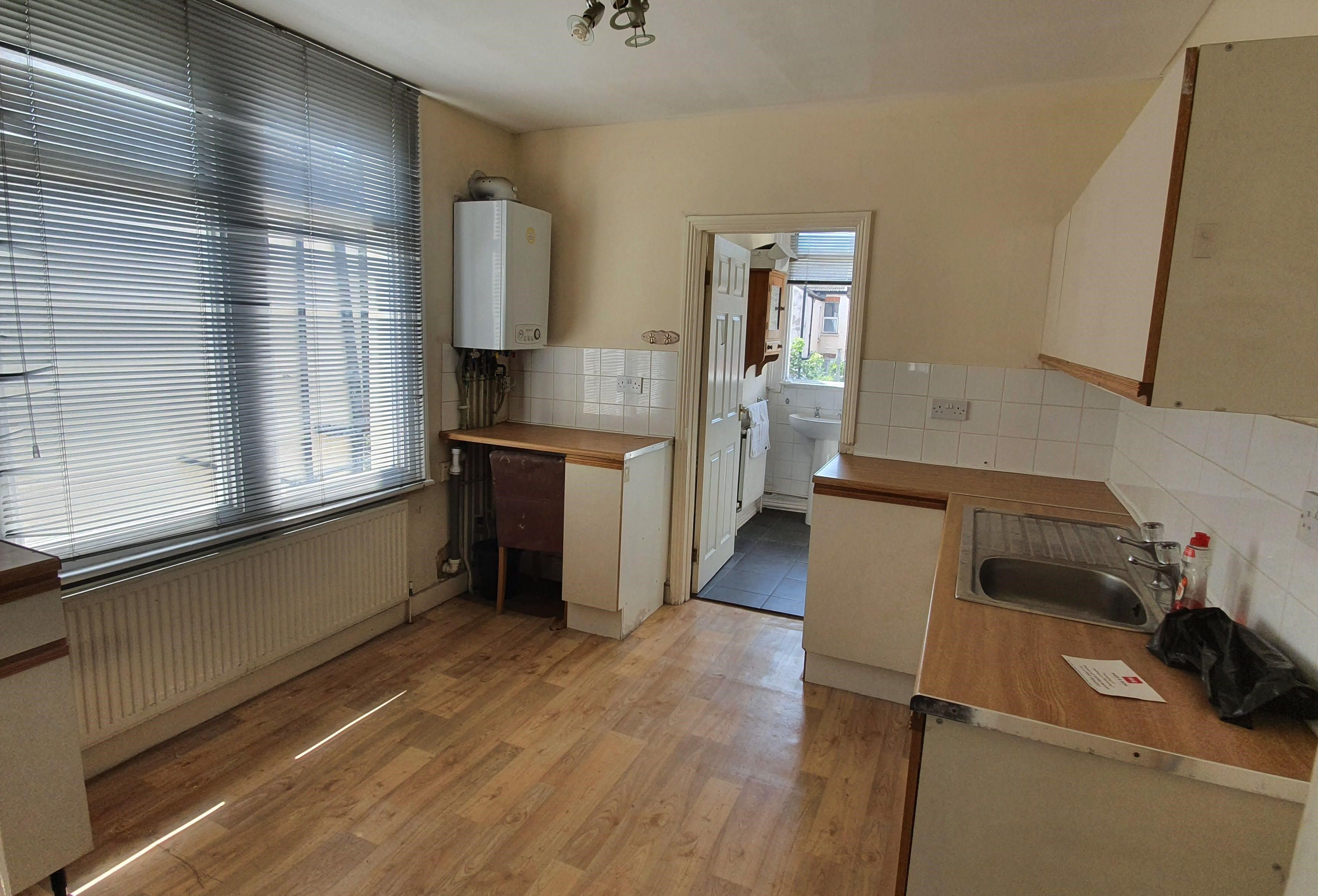 263A North Road, Westcliff-on-Sea, Essex, SS0 7AB